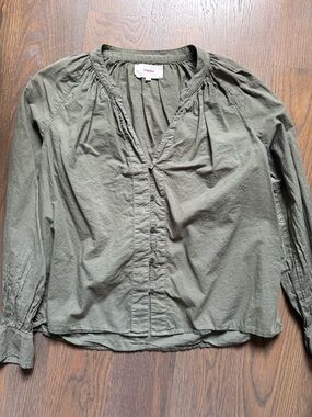 XiRENA Olive Green Button-Front Peasant Blouse